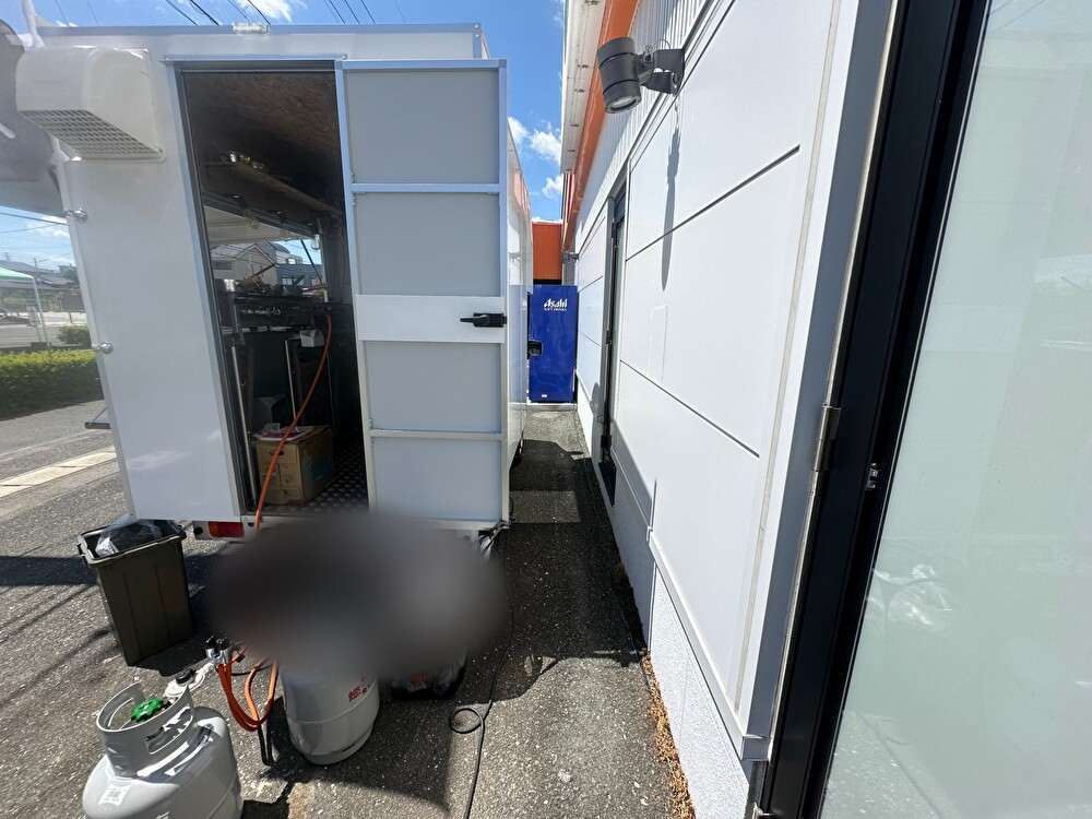 【スロットクラブ夢屋豊橋佐藤店｜割引キャンペーン実施中】キッチンカーやプロモーション等に最適なアミューズメント施設のイベントスペース