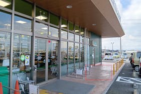 【Aコープくす店】食物販や販促イベントに最適な軒下スペース