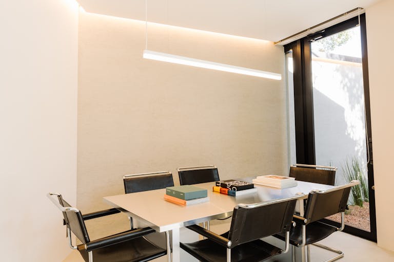 【新神戸駅10分】打ち合わせや社内ミーティングに最適なレンタルスペースの画像2