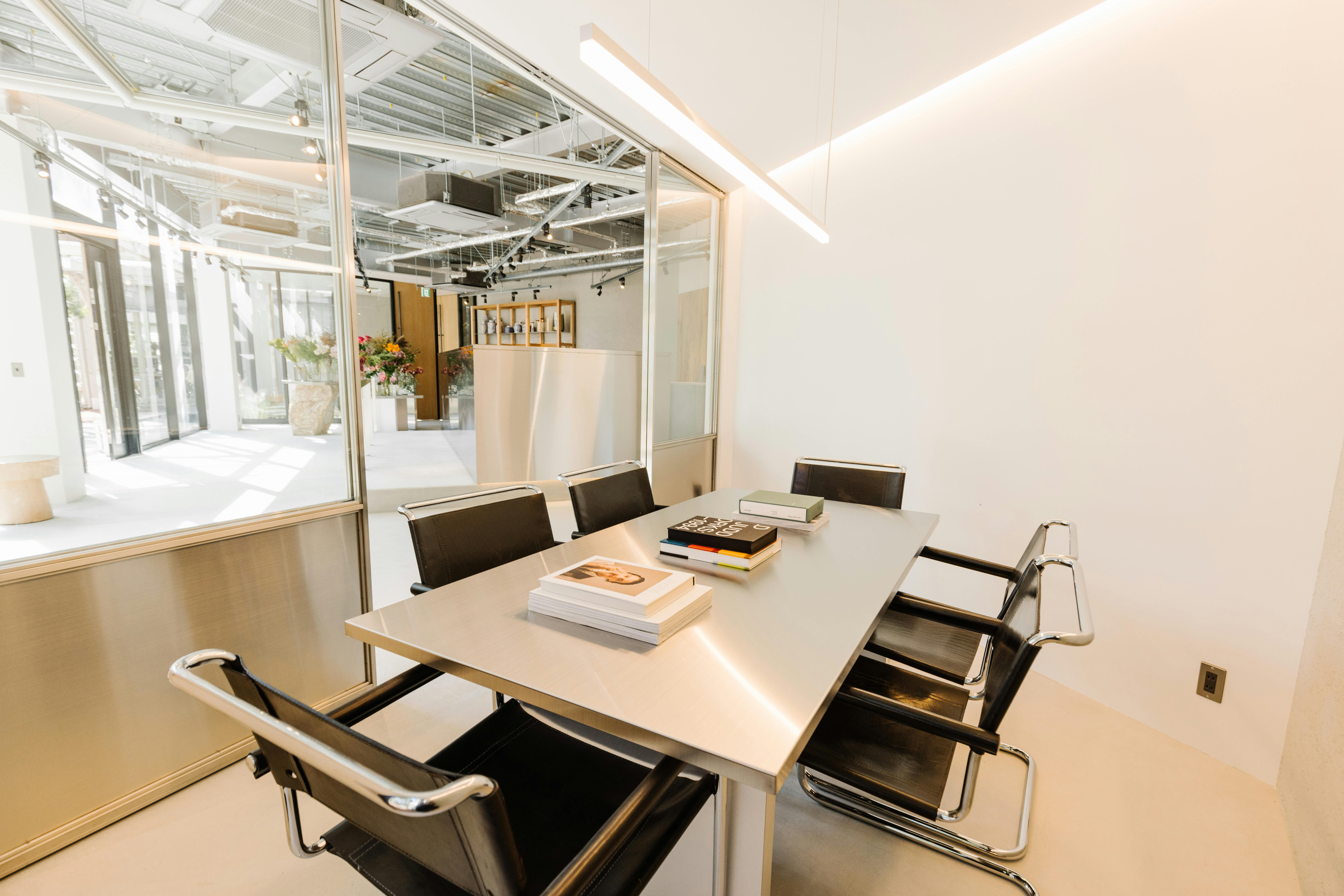 【新神戸駅10分】打ち合わせや社内ミーティングに最適なレンタルスペース