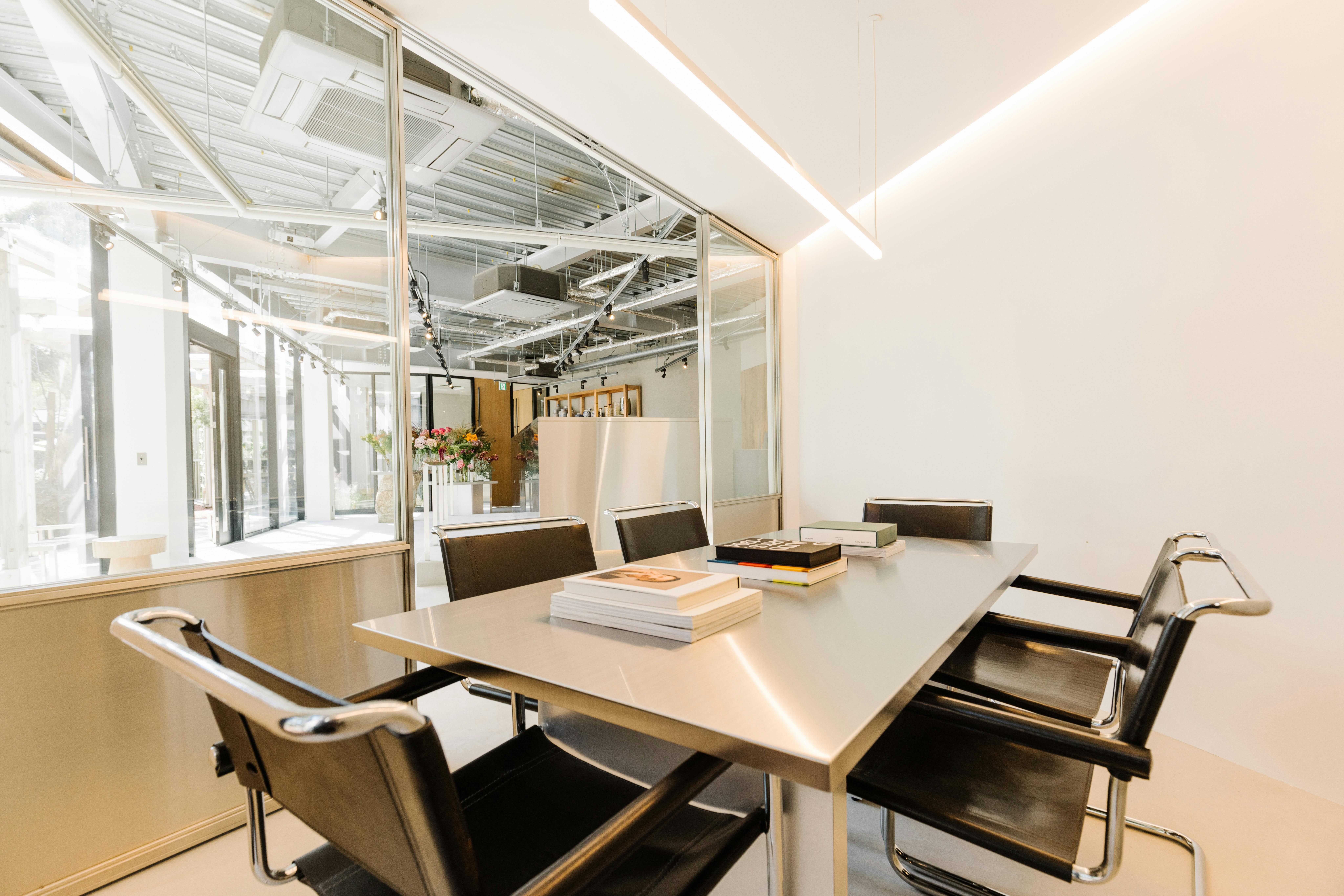 【新神戸駅10分】打ち合わせや社内ミーティングに最適なレンタルスペース