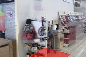 【西友 駒ヶ根店】サッカー台後方 プロモーション用途や物販、食物販のポップアップストアに最適なスーパー店内催事イベントスペース