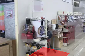 【西友 駒ヶ根店】サッカー台後方 プロモーション用途や物販、食物販のポップアップストアに最適なスーパー店内催事イベントスペース