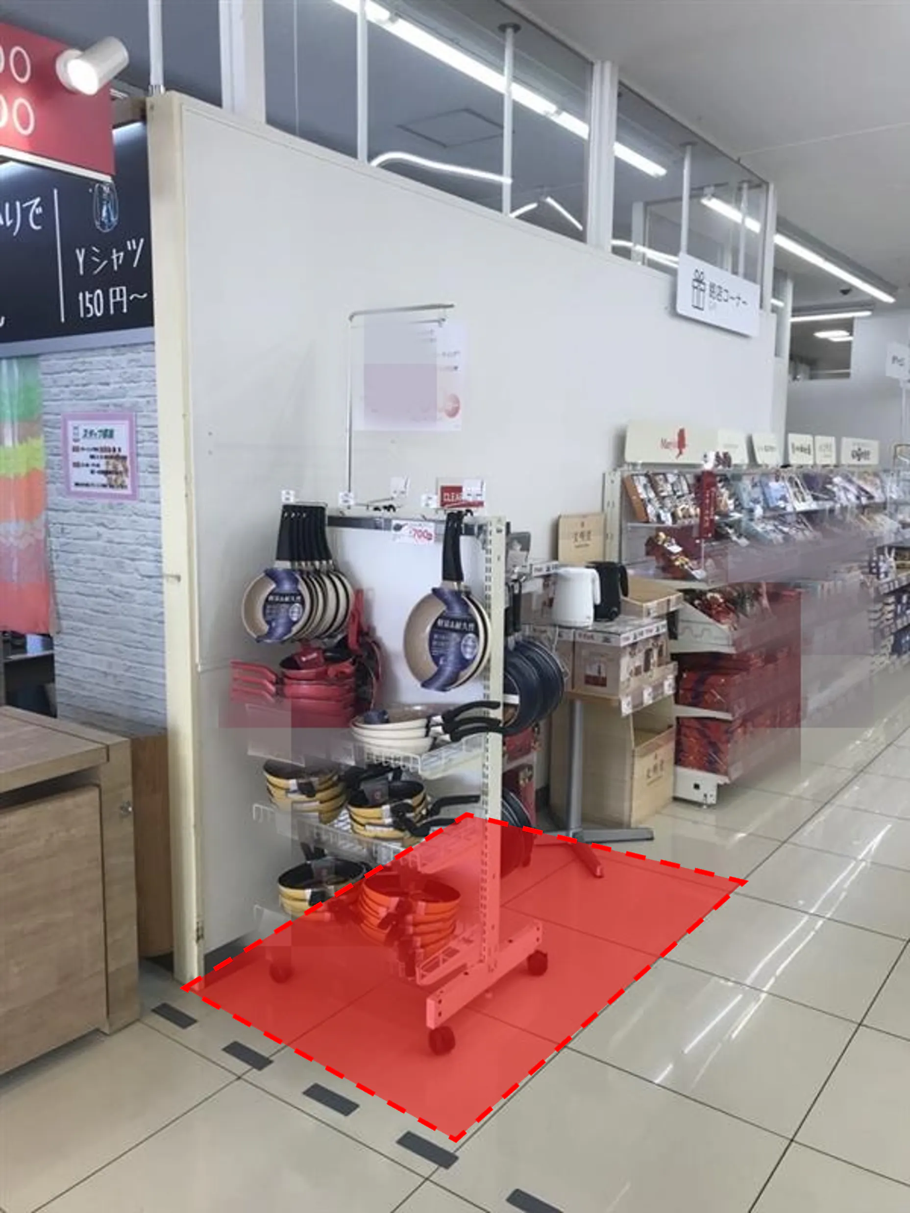 【西友　駒ヶ根店】サッカー台後方　プロモーション用途や物販、食物販のポップアップストアに最適なスーパー店内催事イベントスペース