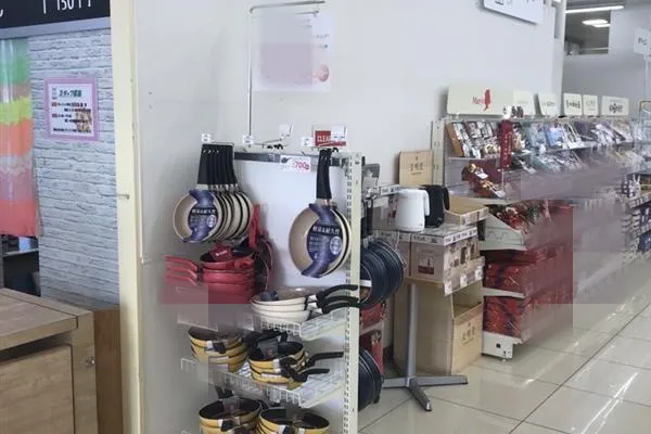 【西友 駒ヶ根店】サッカー台後方 プロモーション用途や物販、食物販のポップアップストアに最適なスーパー店内催事イベントスペース