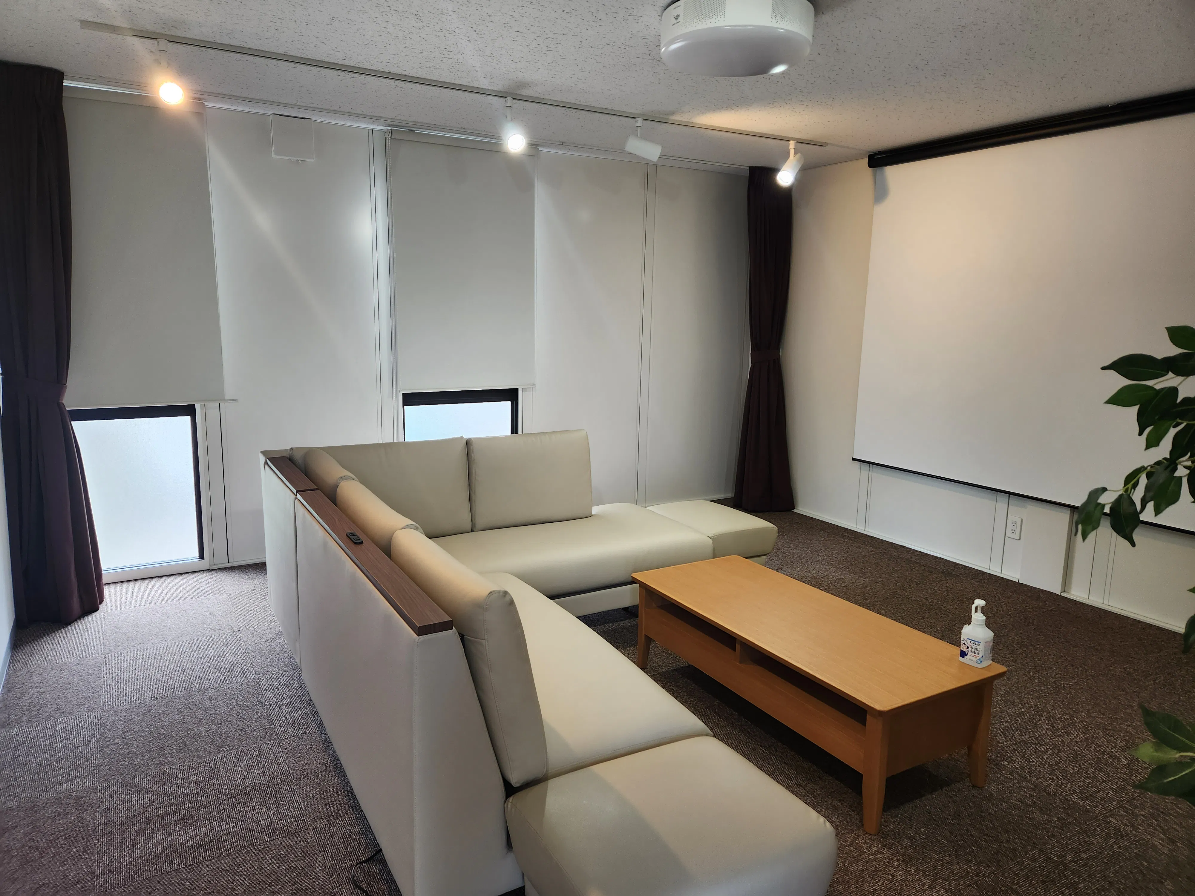 【岐阜県岐阜市】自主企画マルシェやワークショップに最適なお手頃価格のレンタルスペース「Living2」／敷地全体の貸切イベント開催も可能！