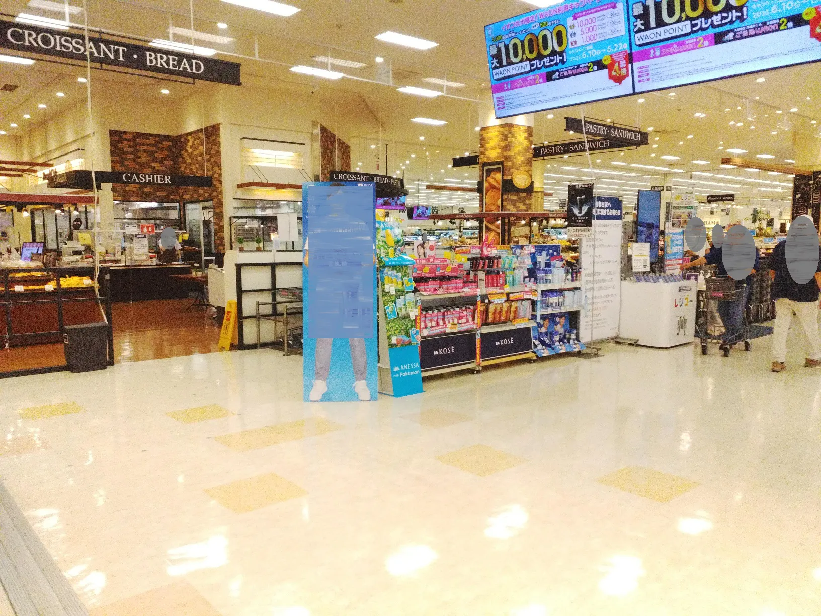 【イオン直方店（福岡県）】パン工場前　催事スペース