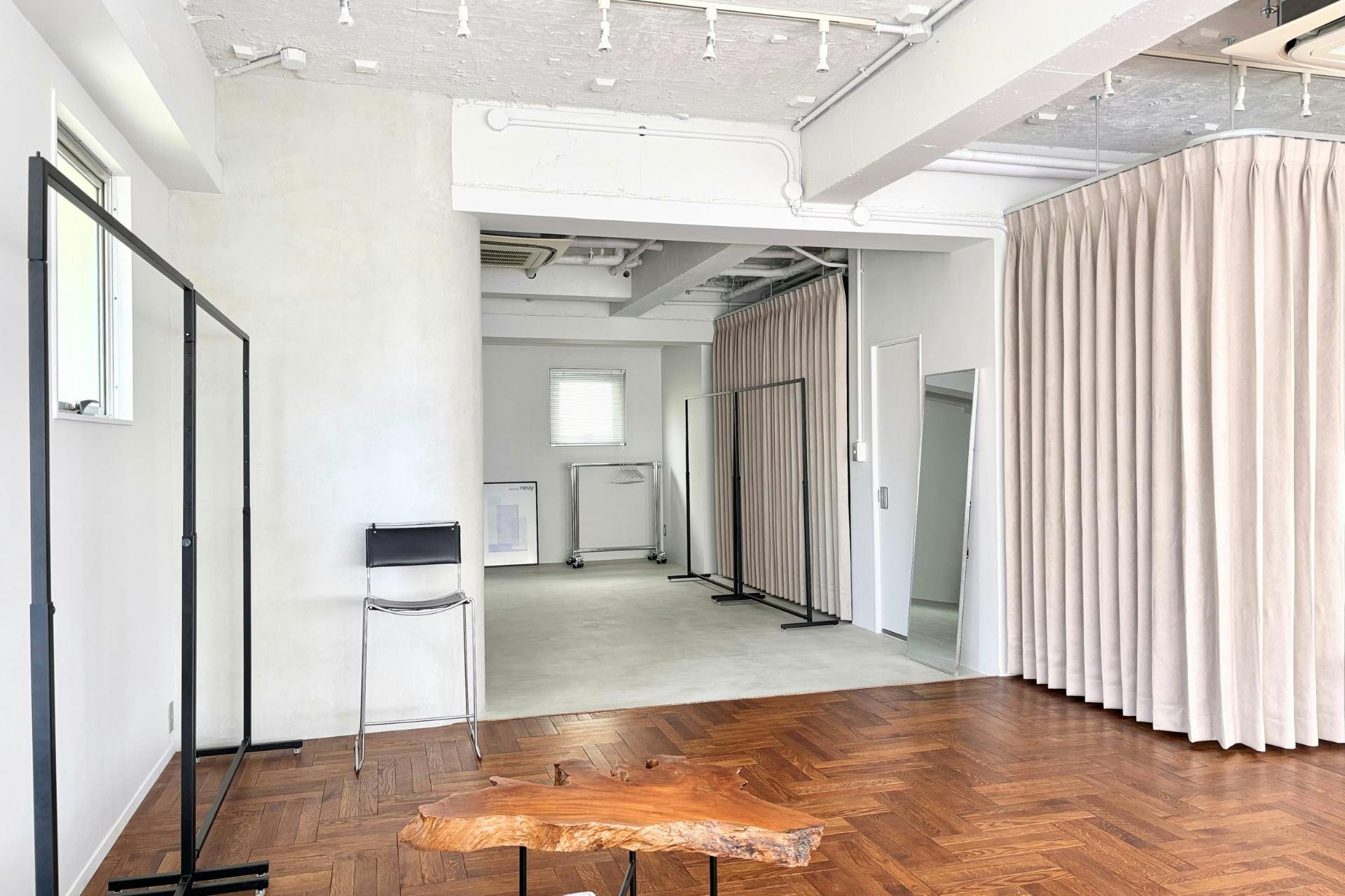 展示会レイアウト例　展示会に必要な備品完備