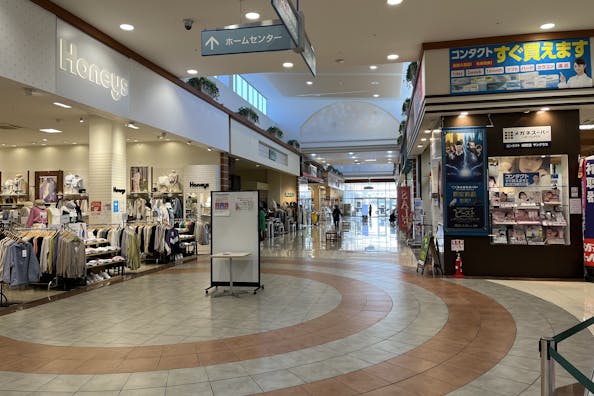 【イオンタウン弘前樋の口】ポップアップストアやセールスプロモーションに適したショッピングセンターの中央の通路を利用可能なイベントスペース