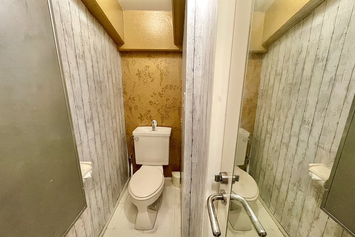 トイレも広々。
