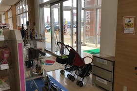 【ギフトプラザ長岡店】物販ポップアップストアや出張販売、プロモーションイベントに適したギフトショップ正面入り口のイベントスペース(in shop)