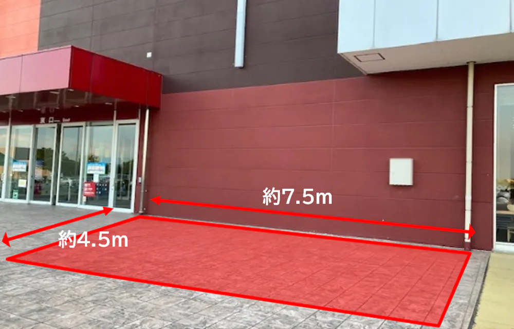 【三井アウトレットパーク 北陸小矢部】東口屋外エントランス付近②