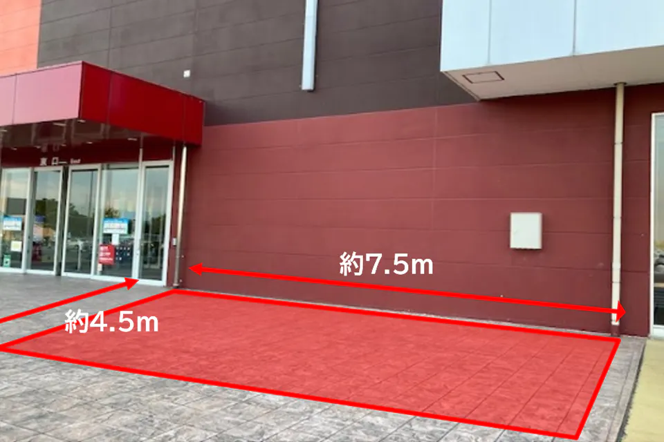 【三井アウトレットパーク 北陸小矢部】東口屋外エントランス付近②