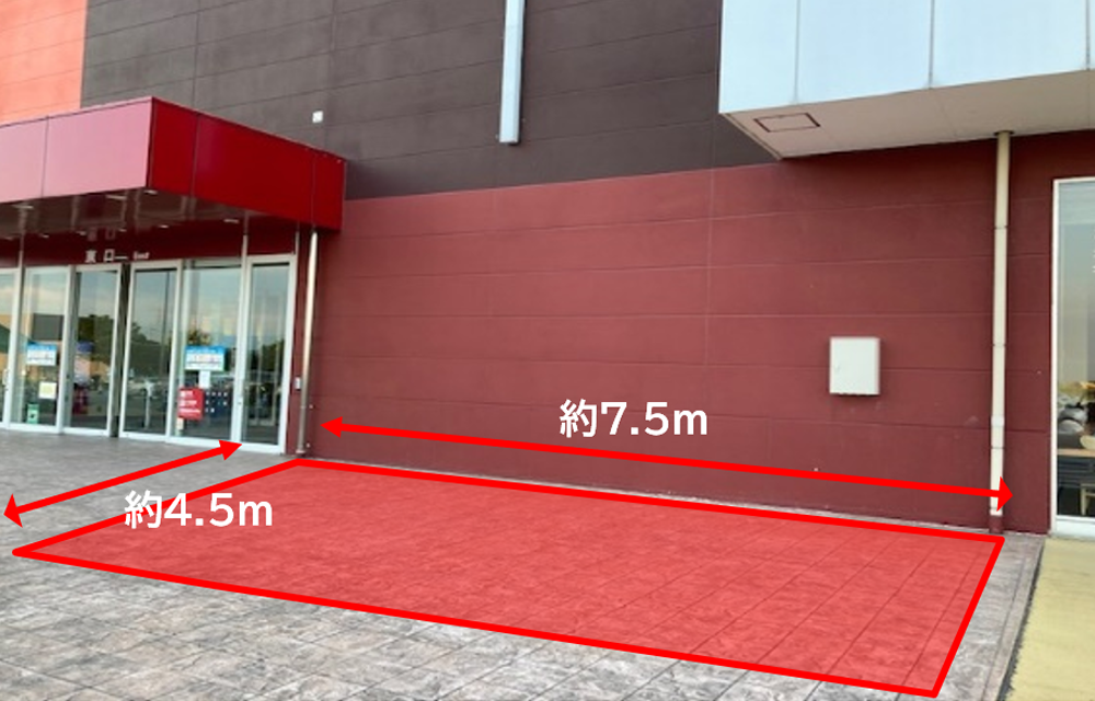 【三井アウトレットパーク 北陸小矢部】東口屋外エントランス付近②