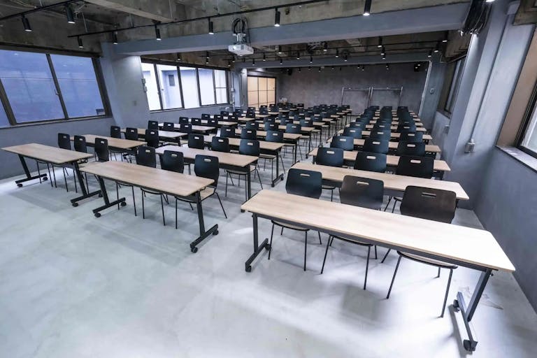 ãæžè°·é§
4åãå±ç€ºäŒãåæ³šè²©å£²ããªããµã€ãããŒãã£ã³ã°ã«æé©ãªé»ãåºèª¿ãšãã奜ç«å°ãªå Žæã«ããã¬ã³ã¿ã«ã¹ããŒã¹ã®ç»å8