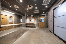 【渋谷駅4分】展示会や受注販売、オフサイドミーティングに最適な黒を基調とした好立地な場所にあるレンタルスペース