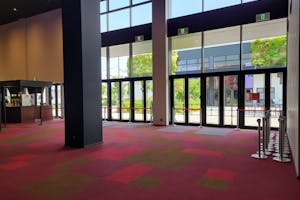 【森ノ宮駅5分/クールジャパンパーク大阪】販促プロモーションや展示会に最適な大ホールのロビースペース※ロビーのみ貸し出し