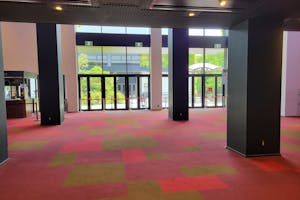 【森ノ宮駅5分/クールジャパンパーク大阪】販促プロモーションや展示会に最適な大ホールのロビースペース※ロビーのみ貸し出し