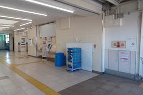 【元山駅】(改札外)食物販やポップアップストアに最適な人の流動が多い改札前コンコース