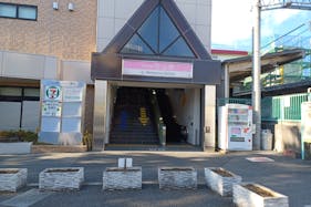 【元山駅】(改札外)食物販やポップアップストアに最適な人の流動が多い改札前コンコース