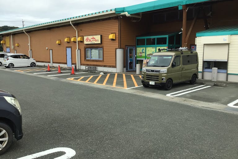 【ダイナム静岡新居店ゆったり館】キッチンカー出店やプロモーションイベントに最適なアミューズメント施設の店舗出入口前イベントスペースの画像7