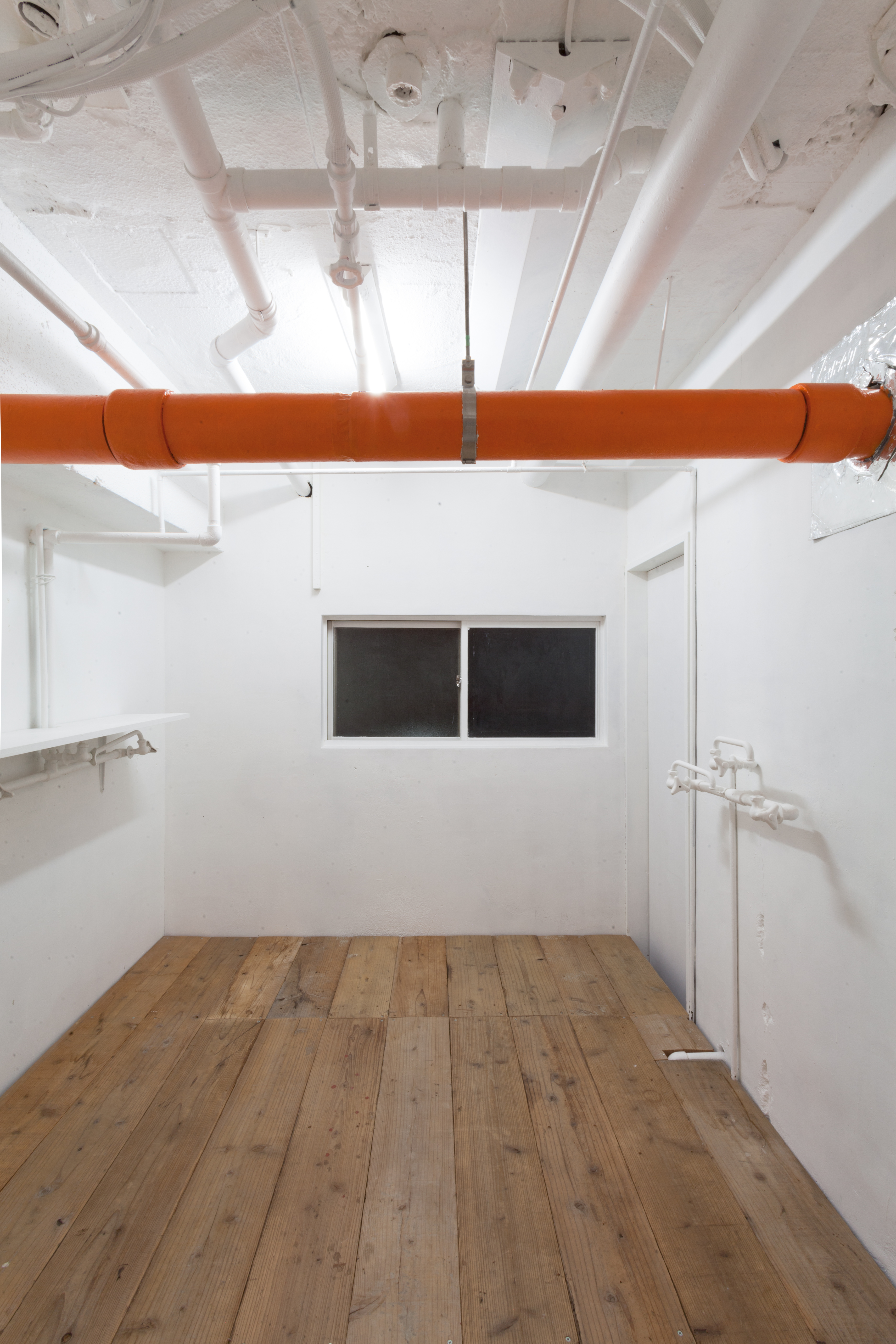 試着室、ストックルーム