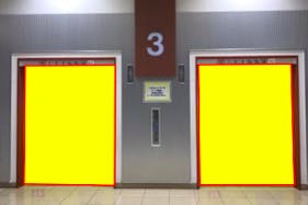 【イオンモール筑紫野】モール内広告 エレベーター