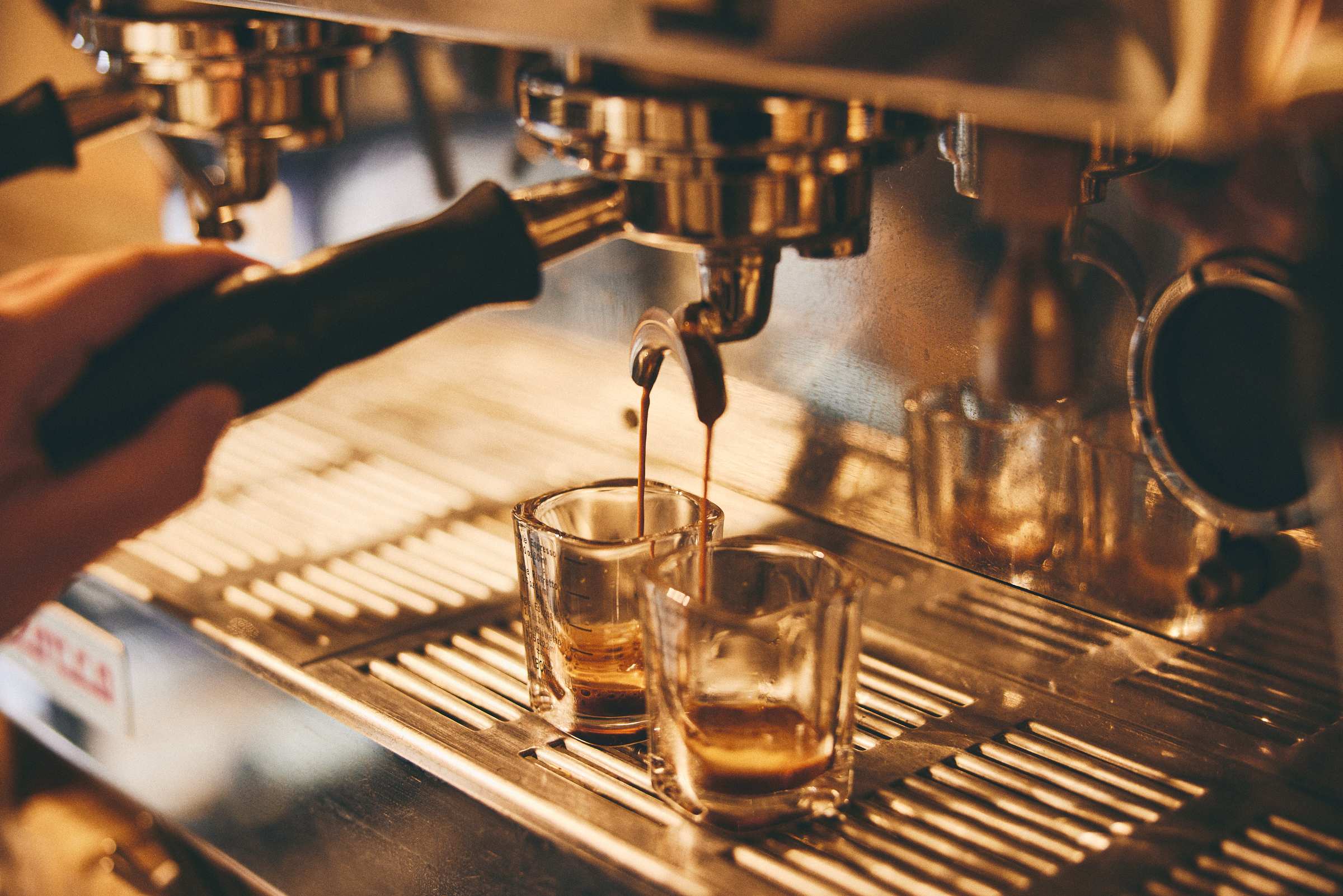 本格エスプレッソマシーンも常設しています。