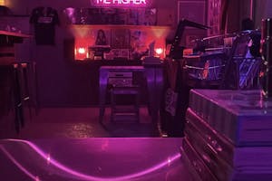 【下北沢駅3分】ポップアップに適したコンクリート造りのスペース