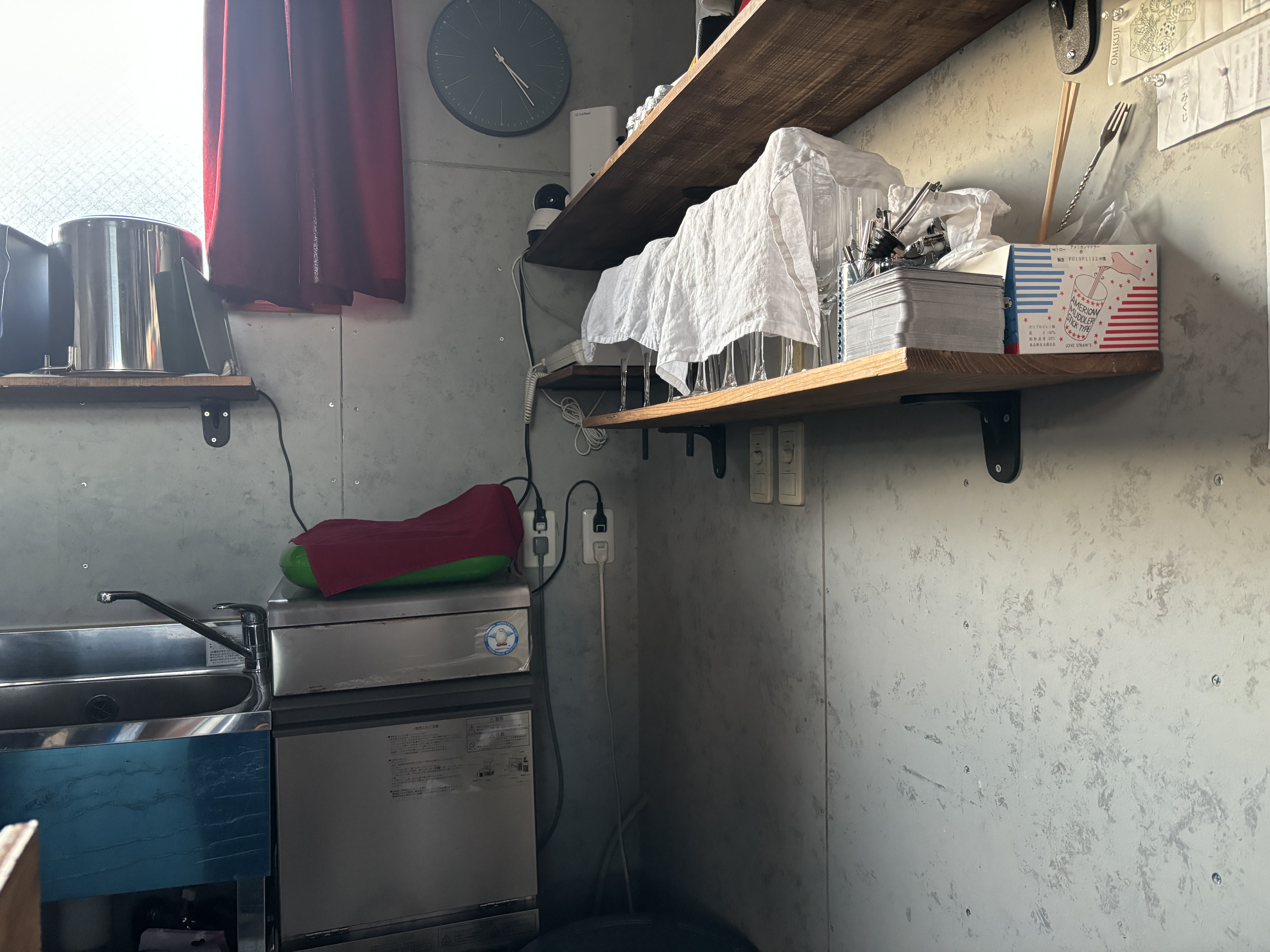 【下北沢駅3分】ポップアップに適したコンクリート造りのスペース