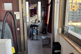 【下北沢駅3分】ポップアップに適したコンクリート造りのスペース