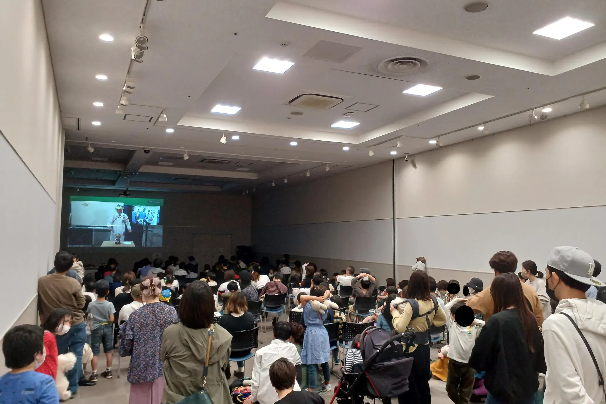 【イオンモール草津】2F イオンホール