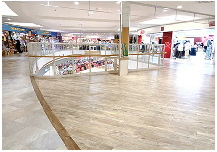 【イオンモール津山*】2F 中央エスカレーターの画像