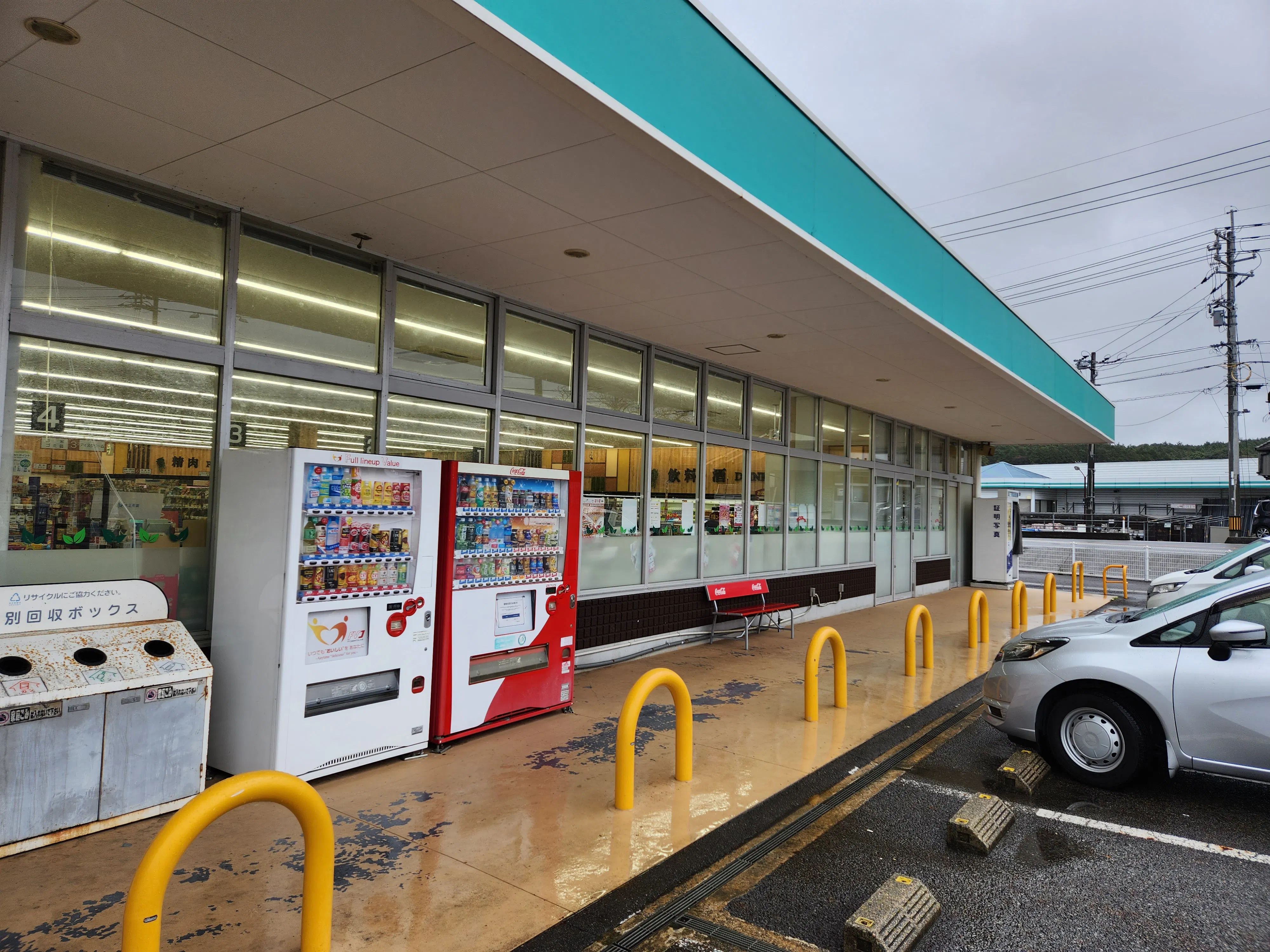 【サンマート人丸店】プロモーションイベントに最適なスーパーの駐車場イベントスペース