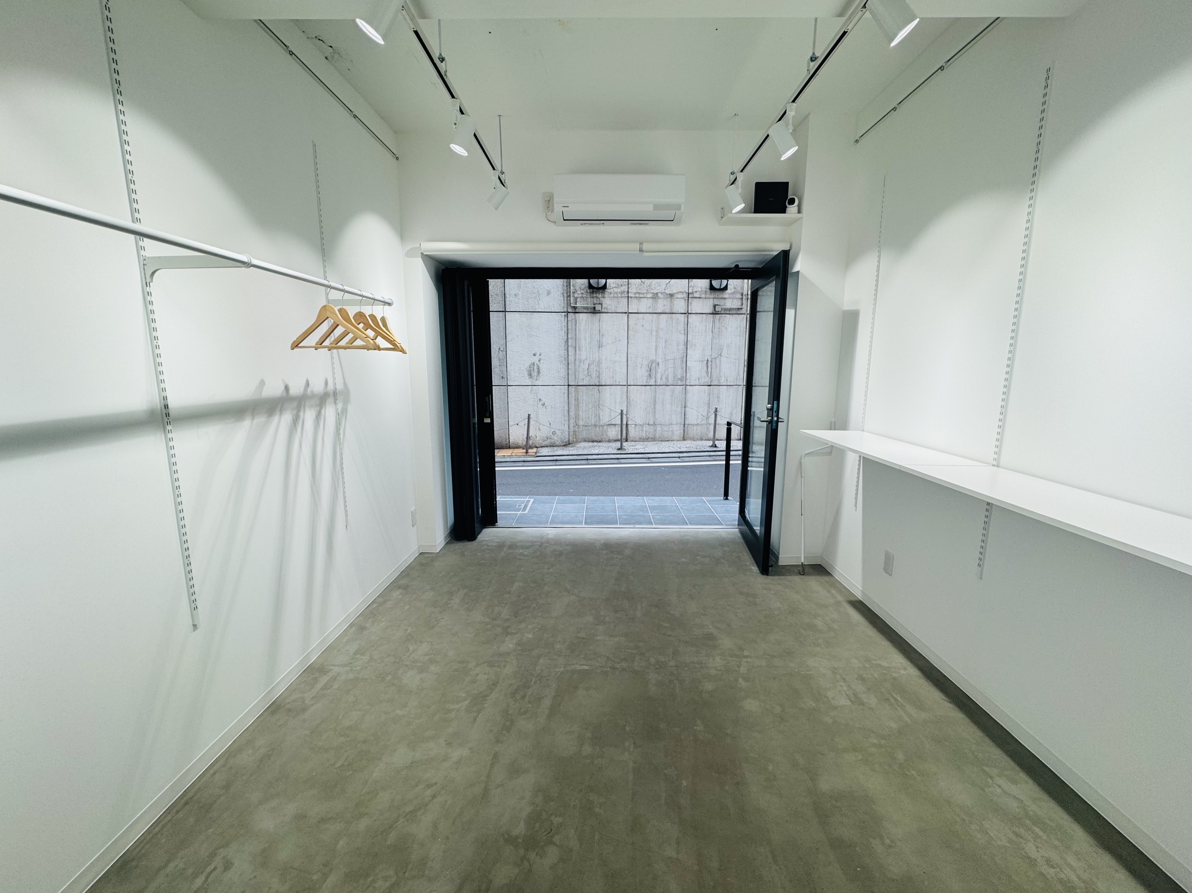 【渋谷駅5分】初めての出店や小物・雑貨の物販におすすめ！コンパクトな路面スペース