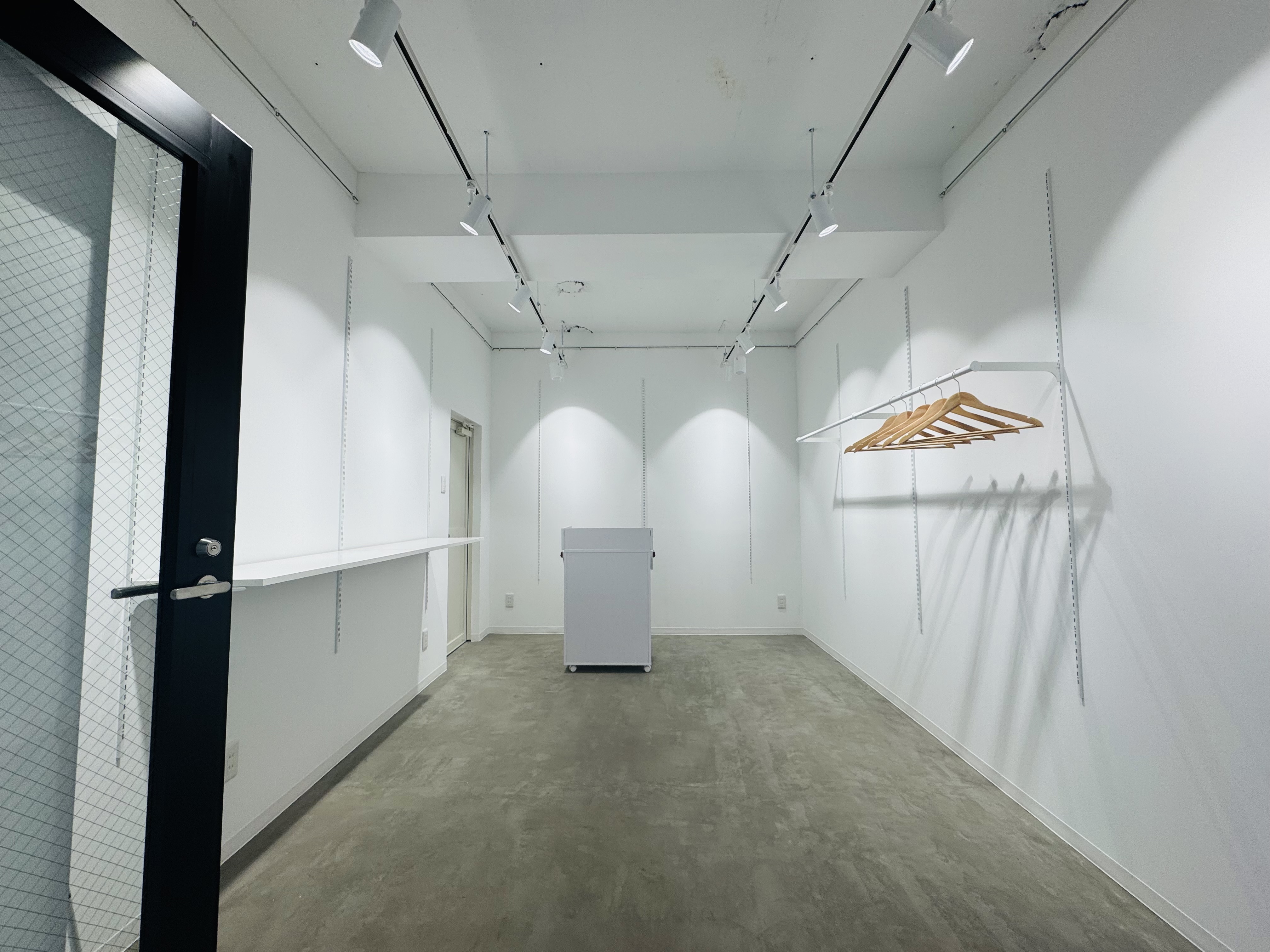 【渋谷駅5分】初めての出店や小物・雑貨の物販におすすめ！コンパクトな路面スペース