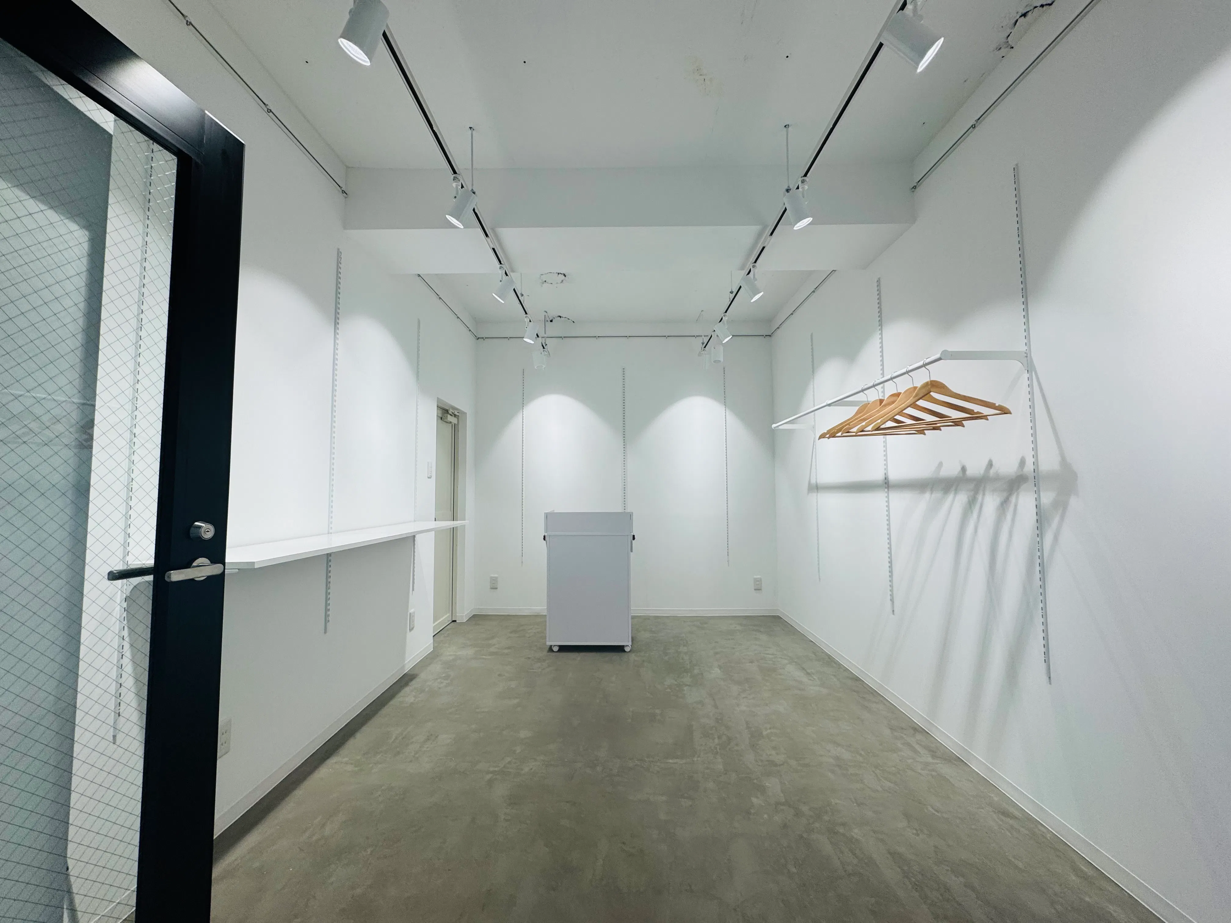 【渋谷駅5分】初めての出店や小物・雑貨の物販におすすめ！コンパクトな路面スペース