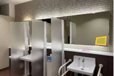 【イオンモール京都桂川】モール内広告 化粧室