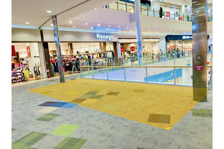 【イオンモール鶴見緑地】【2F】シューラルー前の画像1