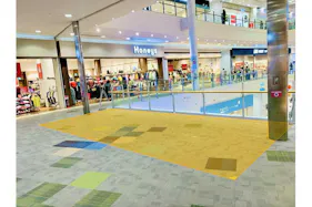 【イオンモール鶴見緑地】【2F】シューラルー前