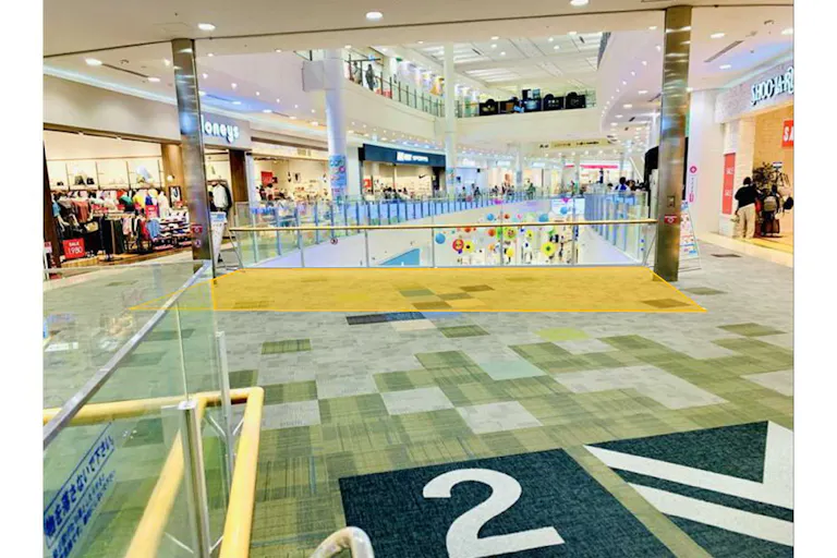 【イオンモール鶴見緑地】【2F】シューラルー前の画像3