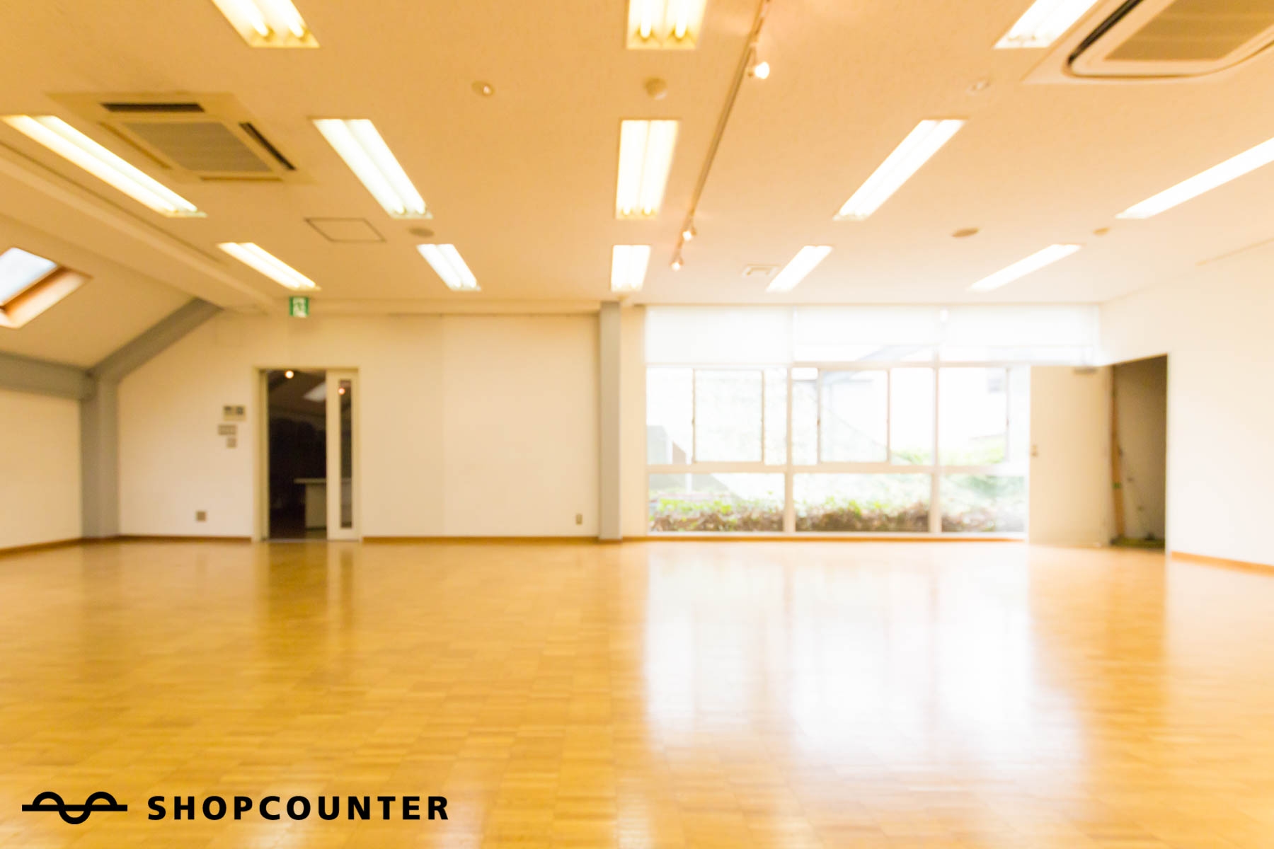 【明治神宮前（原宿）駅1分】展示会、セミナーに適した窓から緑を見渡せるイベントスペース（B）