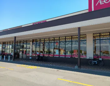 【マックスバリュ安原店】正面軒下(キッチンカー) 販促プロモーションやキッチンカー出店に最適なスーパー店外催事イベントスペース