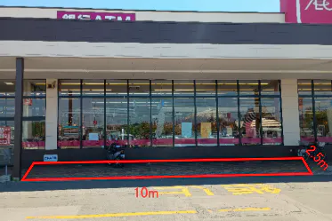 【マックスバリュ安原店】正面軒下(キッチンカー) 販促プロモーションやキッチンカー出店に最適なスーパー店外催事イベントスペース