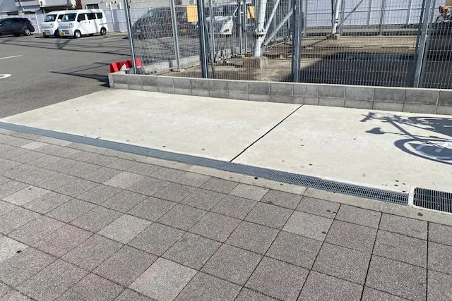 【フィッシングマックス武庫川店】キッチンカーやプロモーションに最適な駐輪場近くのレンタルスペース