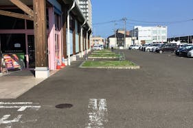 【ダイナム宮城名取美田園店ゆったり館】キッチンカーやプロモーションに最適なアミューズメント施設のイベントスペース(店舗駐車場)