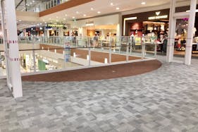 【イオンモール春日部】2F 中央ブリッジ