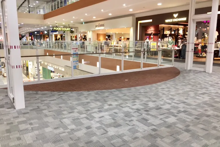 【イオンモール春日部】2F 中央ブリッジの画像1