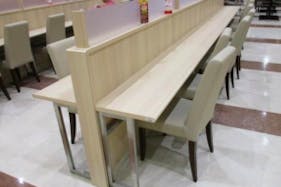 【イオンモール盛岡】モール内広告 フードコートテーブル