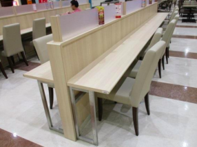 【イオンモール盛岡】モール内広告 フードコートテーブル